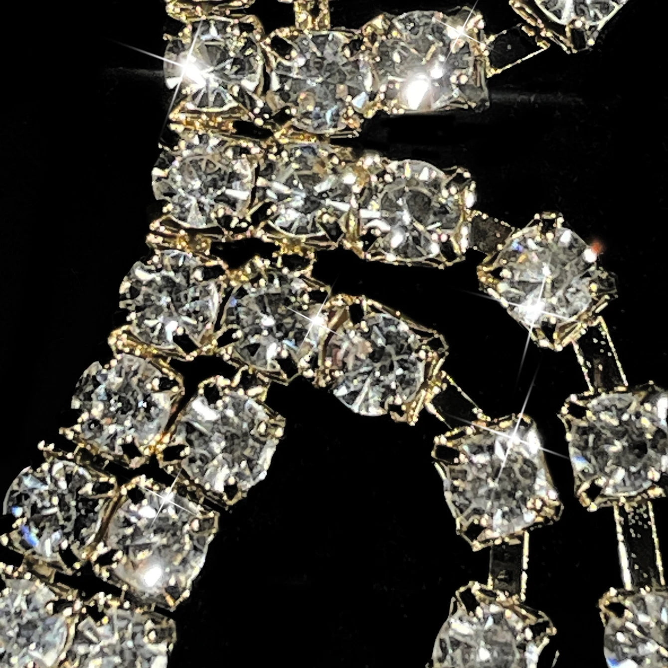 Light luxury dress accessories, tassel shoulder chain, fashionable and versatile body chain, niche high-end sense, temperament a