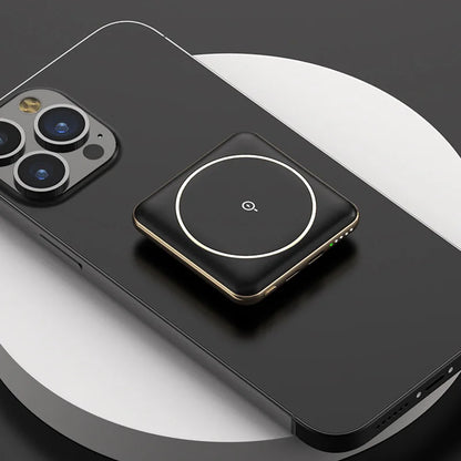 30000mAh Large Capacity Super Fast Charging YM-545 Portable Power Bank Magnetic Wireless Charging Power Bank Mobile Power Bank