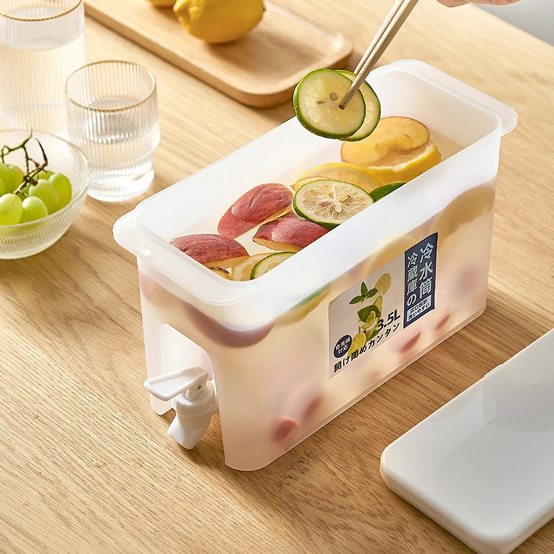 1.8L Water Kettle With Faucet Beverage Dispenser Cold Juice Lemonade Drinks Bucket Liquid Storage Tank Outdoor Fridge Organizers