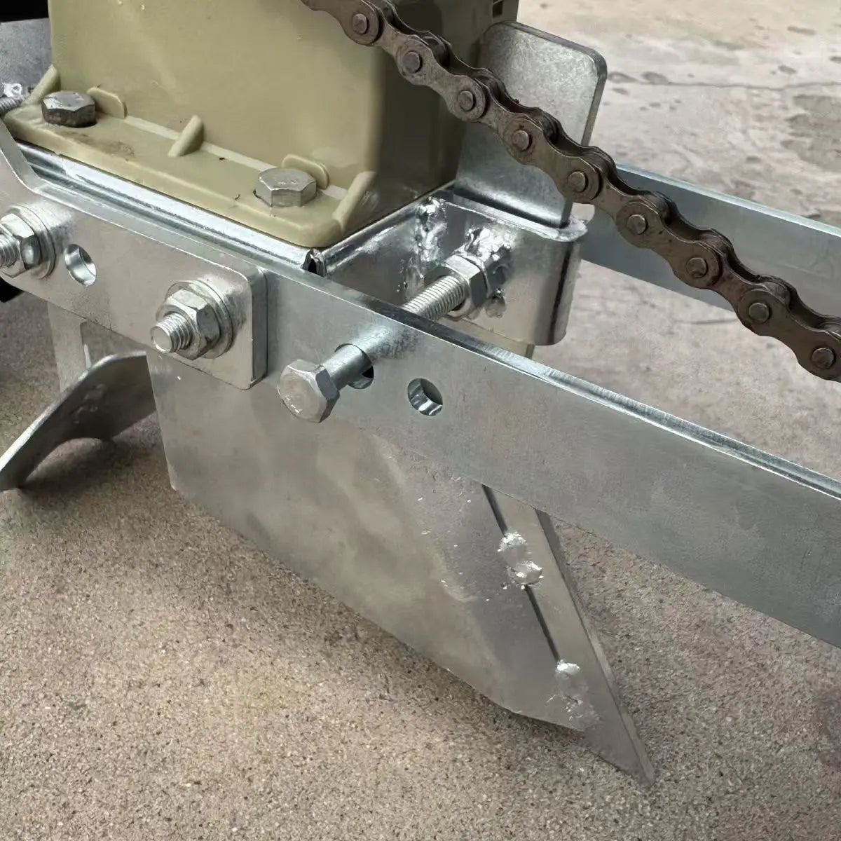 2025 Hand Push Multifunctional Corn Peanut Soybean Precision Planter Fertilizer