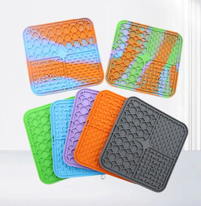 Pet Lick Silicone Mat Pet Slow Food Plate Dog Bathing Distraction Silicone Dog Sucker Food Training Dog Feeder Supplies for Dogs