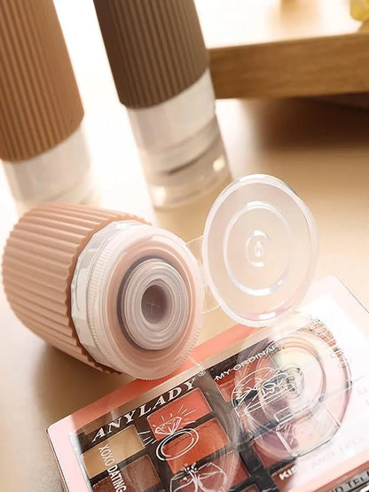 Travel essential bottle set, portable leak-proof silicone squeeze storage bag, containing transparent shampoo, conditioner, body