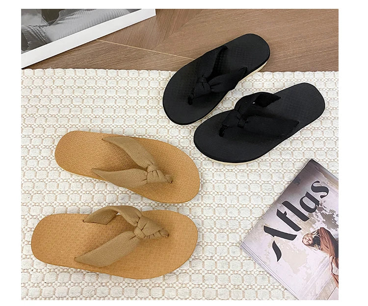 2025 new women's flip-flops, summer fashion, versatile, flip-flops, anti-slip flat beach slippers for women