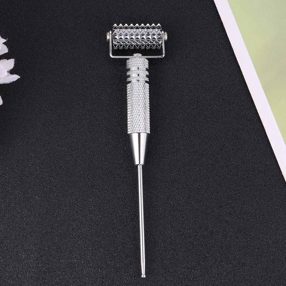 Multifunction Face Roller Painless Micropin Skincare Manual Massager Arms Neck Massage Roller Ear Acupoints Probe Beauty Tool