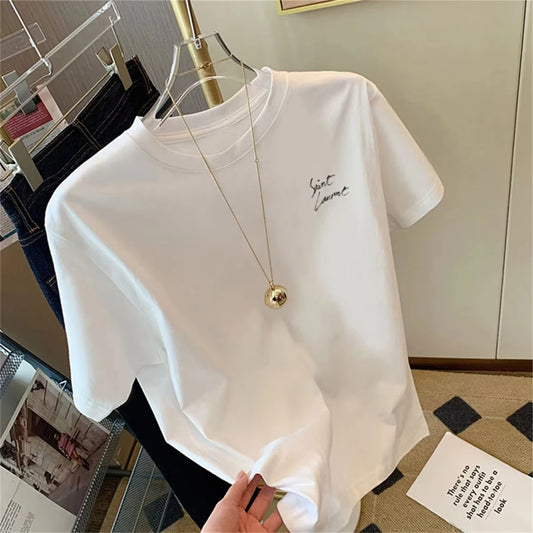 The New Designs of Short-sleeved T-shirts for Both Men and Women in The Summer of 2025 Are Trendy, Fashionable, Laid-back