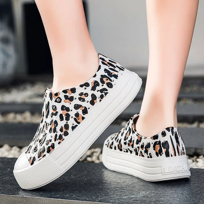 New Big Kid Casual Sandal Heightening Shoes External Wear Sandal Summer Thick Bottom Hole Cave Garden Shoes Women Beach Sandal