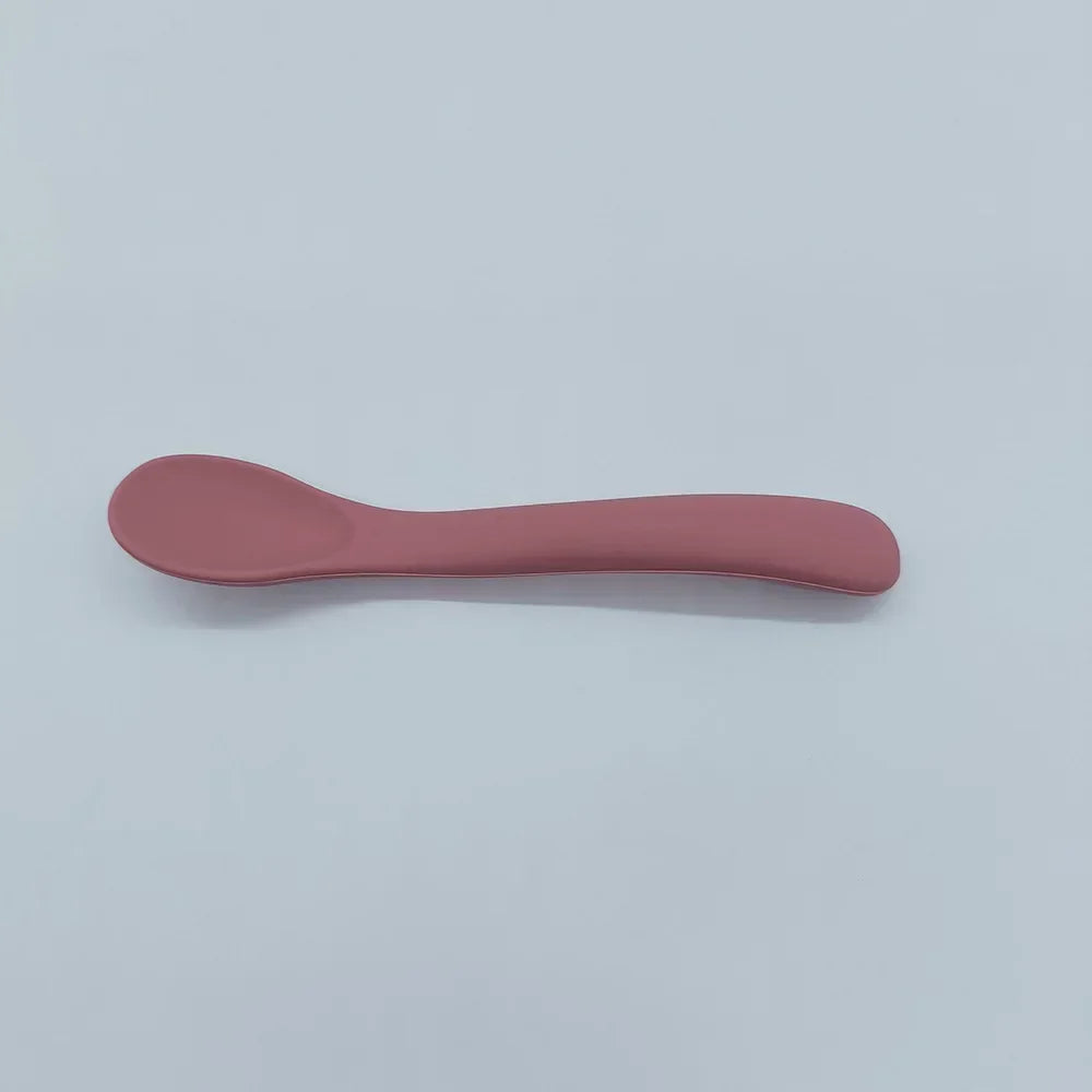 Silicone Baby Learn To Eat Spoon Small Curved Spoon Soft Rubber Feeding Silicone Cutlery Baby Training Spoon