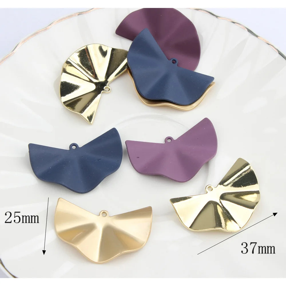 Unique Design Zinc Alloy Charms in Half-moon Shape for Handmade Crafts