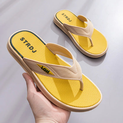 Men's Summer Flip-flops with Anti-odor and Anti-slip Features As Well As Fashionable Super Soft-soled and Trendybeach Flip-flops