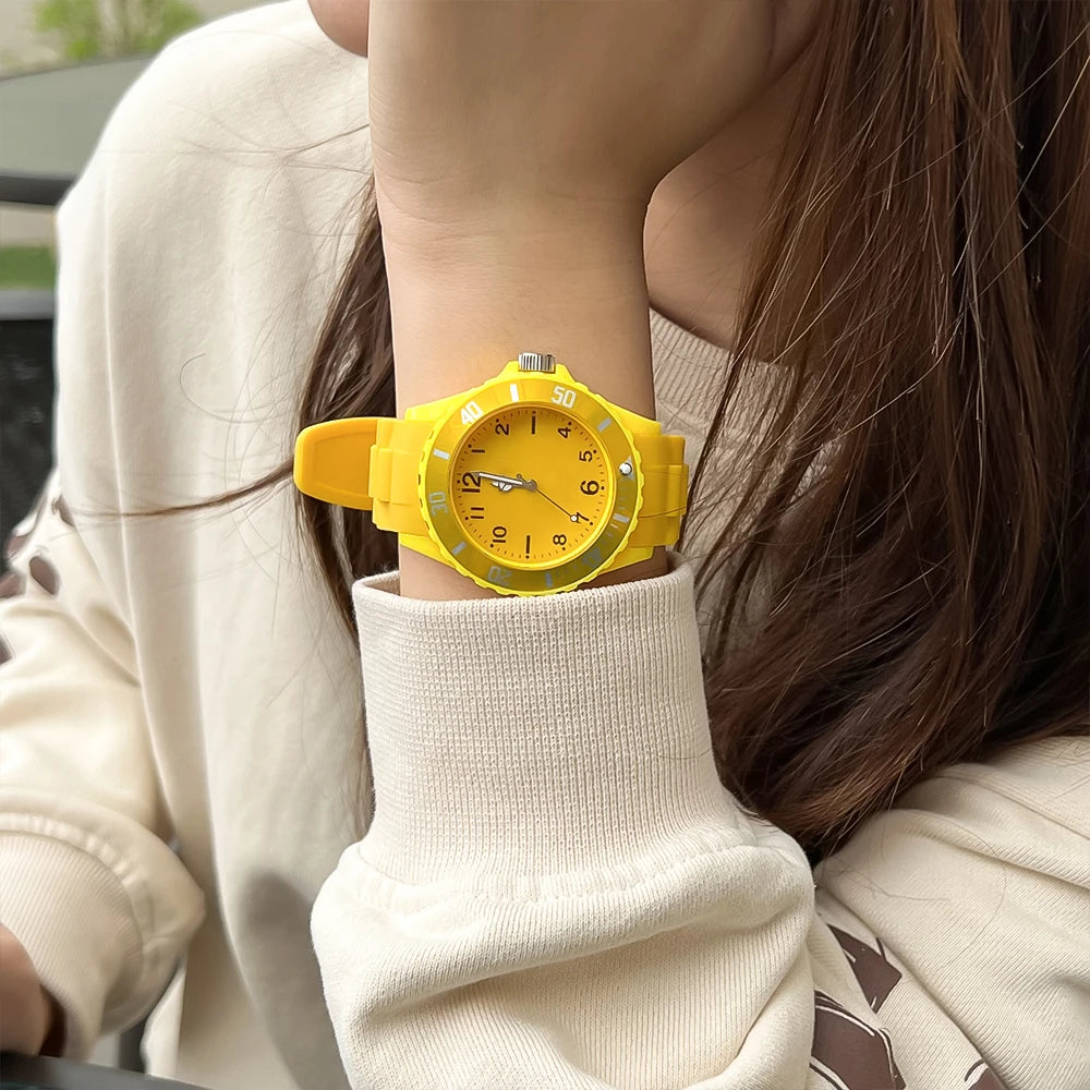 Fashion Casual Watches Silicone Lady Quartz Watch Student Female Classic Vintage Clock Electronic Student Couple WristWatches