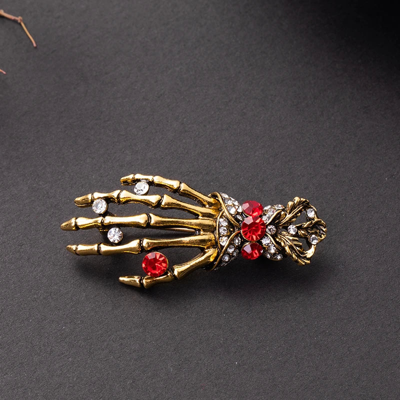 Skull Palm Inlaid Rhinestone Brooch for Men Gothic Fashion Retro Brooches Pin Halloween Day Jewelry Party Boyfriends Gift