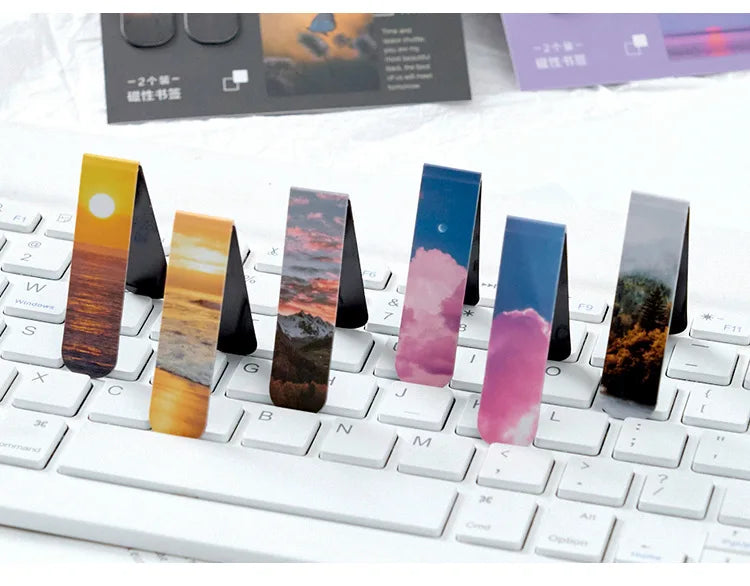 2 pcs Creative scenic magnetic bookmark Student decorative book holder reading accessories Student office Supplies