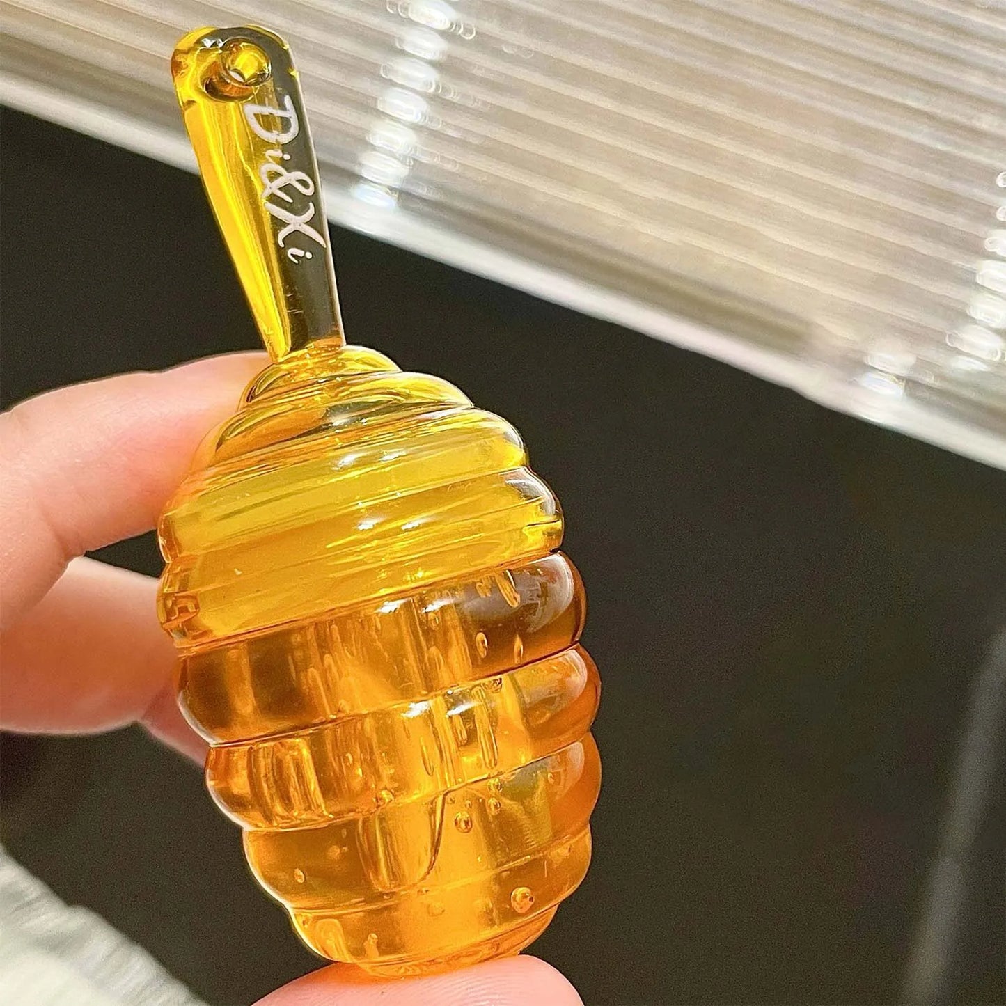 Original Beeswax Bee Balm Organic Honey Overnight Moisturizing Lip Balm Hydrating Lip Butter For Lip Care Gifts Dry Chapped Cr