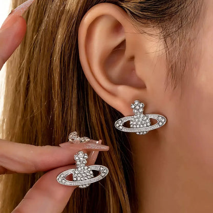 European and American Light Luxury, Niche Design Sense Metal Accessories, Fashionable and Elegant Women's Jewelry Accessories