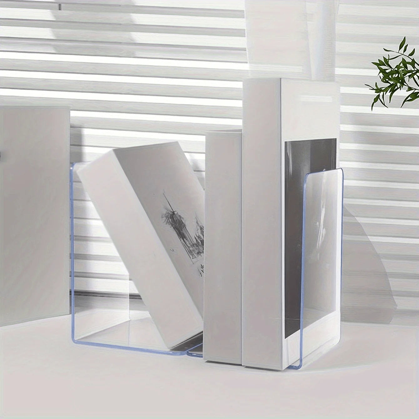1/2pcs Clear Acrylic Bookends, Durable Transparent Bookshelf Partition Plates, for Office, School, and Home Organization