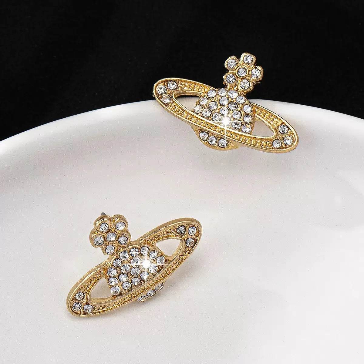 European and American Light Luxury, Niche Design Sense Metal Accessories, Fashionable and Elegant Women's Jewelry Accessories