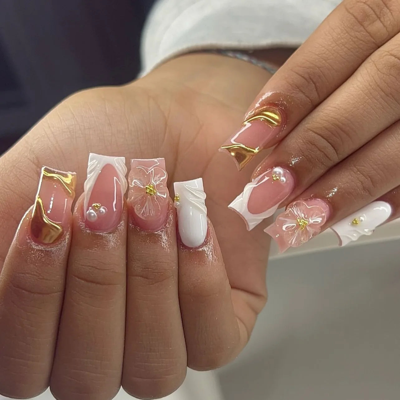 24pcs Blush Pink French Press On Nails Hand-painted White Flower Gold Ball Designs Fake Nail Short Square Korean False Nail Tips