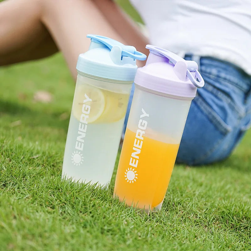 Portable Shaker Bottle with Stirring Ball, Perfect for Protein Shakes and Pre-Workout, Water Bottles without BPA, 500 ml, 700ml