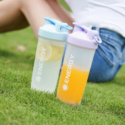 Portable Shaker Bottle with Stirring Ball, Perfect for Protein Shakes and Pre-Workout, Water Bottles without BPA, 500 ml, 700ml