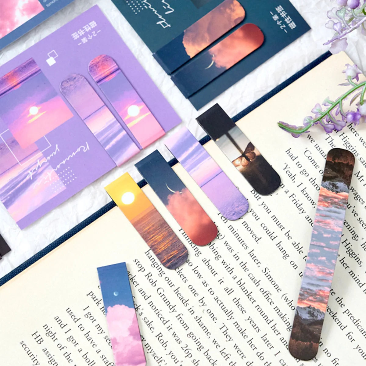 2 pcs Creative scenic magnetic bookmark Student decorative book holder reading accessories Student office Supplies