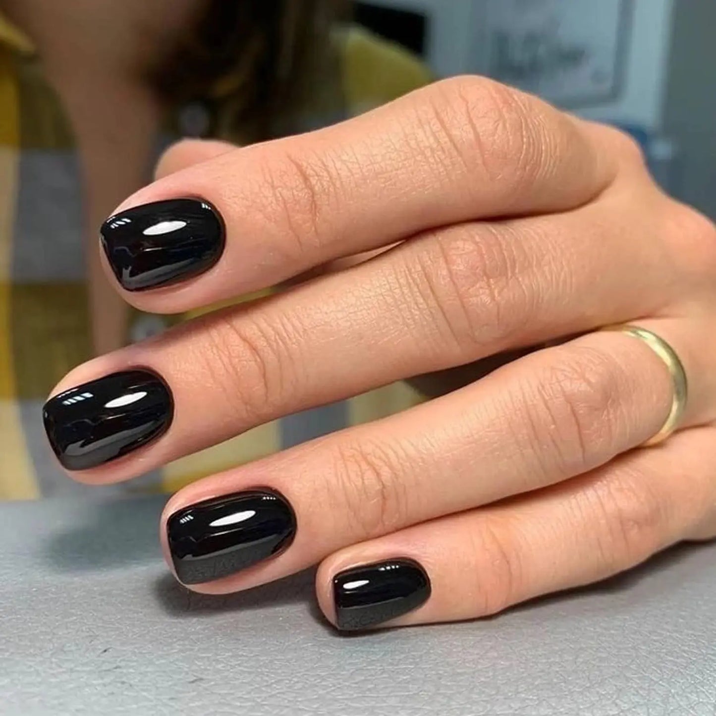 ARTAUG 24PCS Short Press On Nails Square Red High Saturation Glisten Press On Nails Full Cover Fake Nail Set Nails Charms