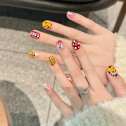 Handmade Press on Nails Cute Short Round False Nails Women Full Cover Wearable Ins Simple Hand-painted Pattern Fake Nail Tips