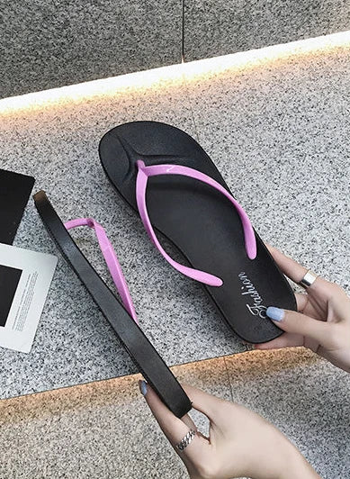 Flip-flops female students Korean version outer wear fashion flat bottom non-slip splint sandals clip-on beach slippers sandals