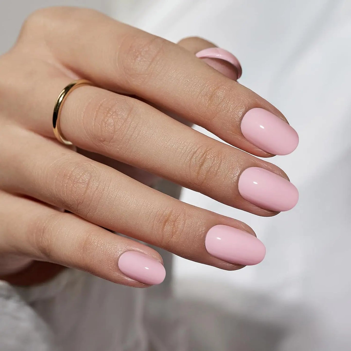 ARTAUG 24PCS Short Press On Nails Square Red High Saturation Glisten Press On Nails Full Cover Fake Nail Set Nails Charms