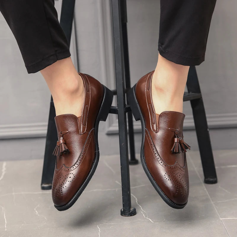 Tassel Carving Loafer Shoes Men Slip on Driving Moccasins Mens Comfortable Leather Shoes Men Wedding Shoes Fashion  Casual Shoes