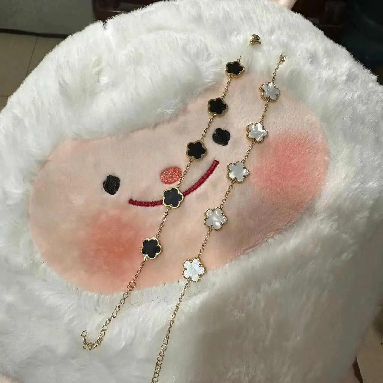 Silver Color New Design Plant Five Leaf Flower Bracelet Single sided Plum Blossom Stainless Steel Jewelry Women's Clover