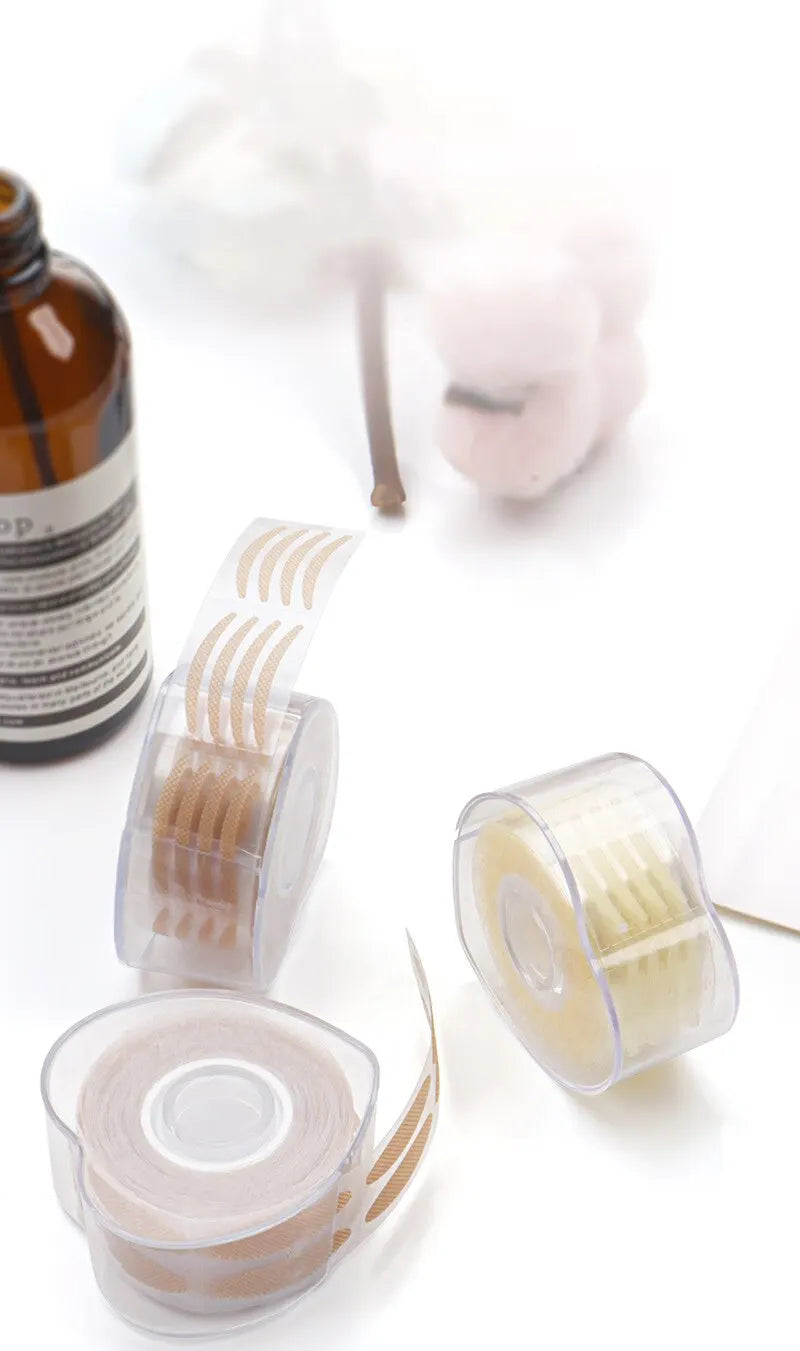 600Pcs Eyelid Tape Sticker Invisible Natural Self-adhesive Double Fold Eyelid Lace Paste Self Adhesive Clear Beige Makeup Tool