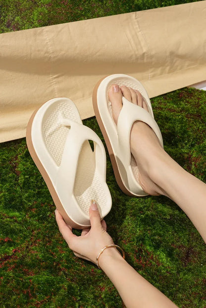 Woman flip flops Popular Design Shoes 2025 trend Casual Platform Sandals non-slip Outdoor slippers Unique features Flat sandals