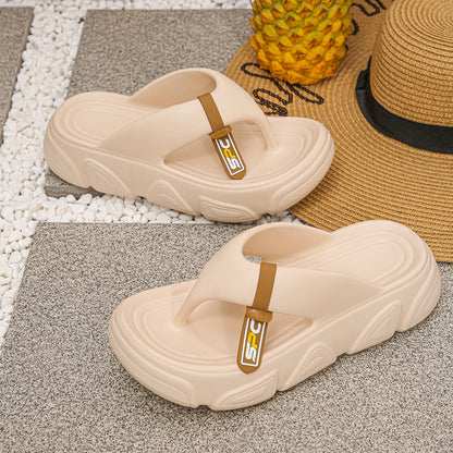 New women's flip-flops with soft and comfortable soles, suitable for wearing outside the beach, fashionable and versatile slippe