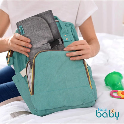 Portable Diaper Changing Pad For Newborn Baby Changing Pad with Smart Wipes Pocket Waterproof Travel Changing Kit