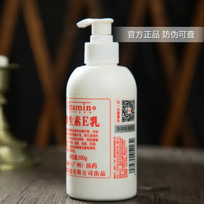 Body Lotion, Vitamin E Lotion: Moisturizing for Whole Body, Ideal as Face Cream, Body Lotion and Hand Cream