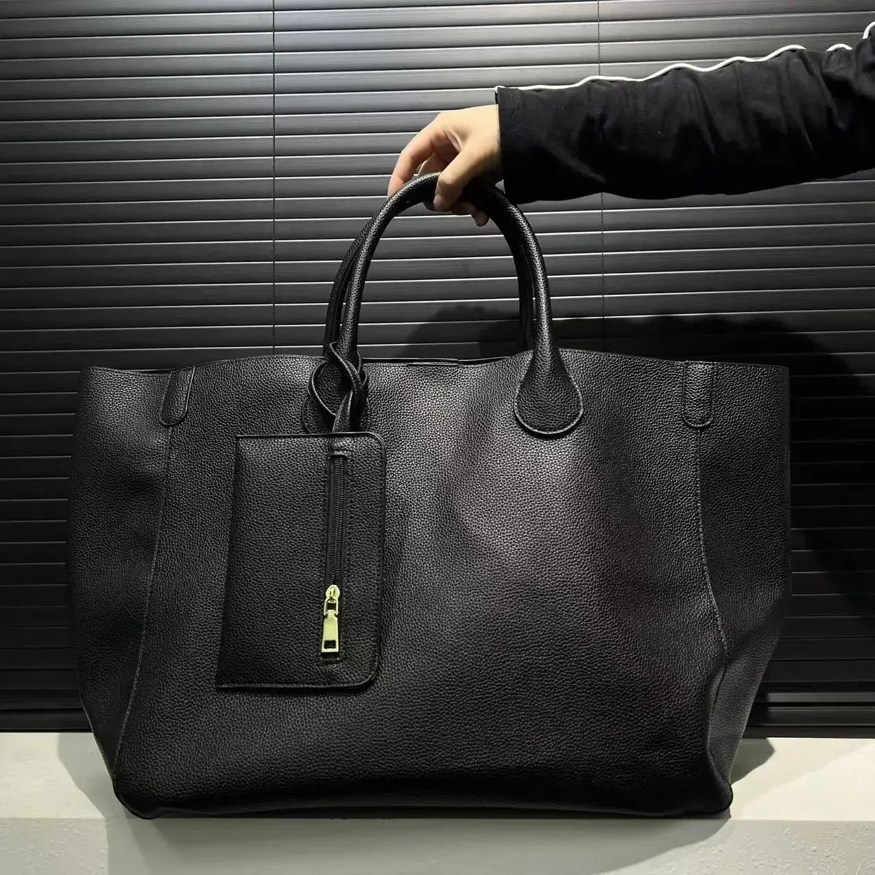 Ladies' fashionable vegan leather oversized handbag with large capacity, simple and versatile shopping bag