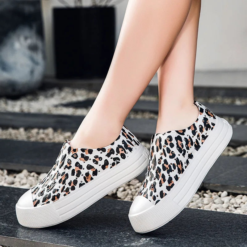 New Big Kid Casual Sandal Heightening Shoes External Wear Sandal Summer Thick Bottom Hole Cave Garden Shoes Women Beach Sandal