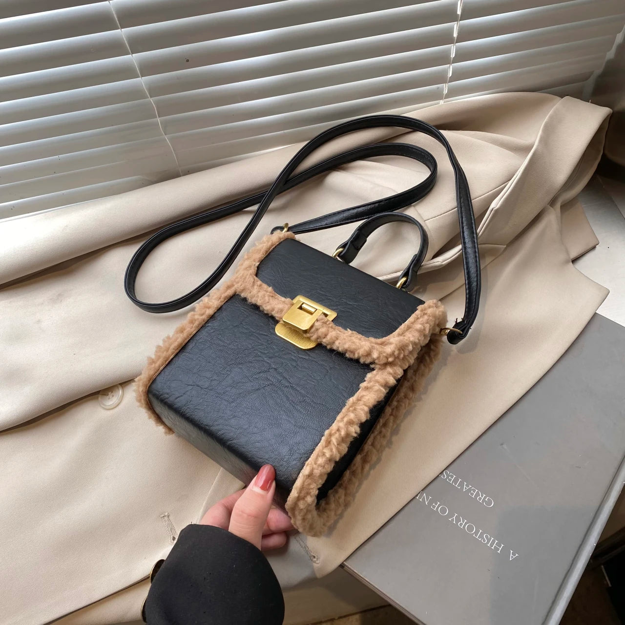 Fashion Small Totes Bag 2024 Trend PU Leather Shoulder Bags for Women Cute Short Handle Crossbody Phone Bag Luxury Fur Handbags