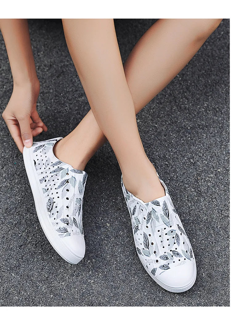 Kid Boy Girl Garden Cave Shoe Child Sandal Women Garden Sandals Graffiti Diy Casual Outdoor EVA Beach Summer Sandal Holey Shoes