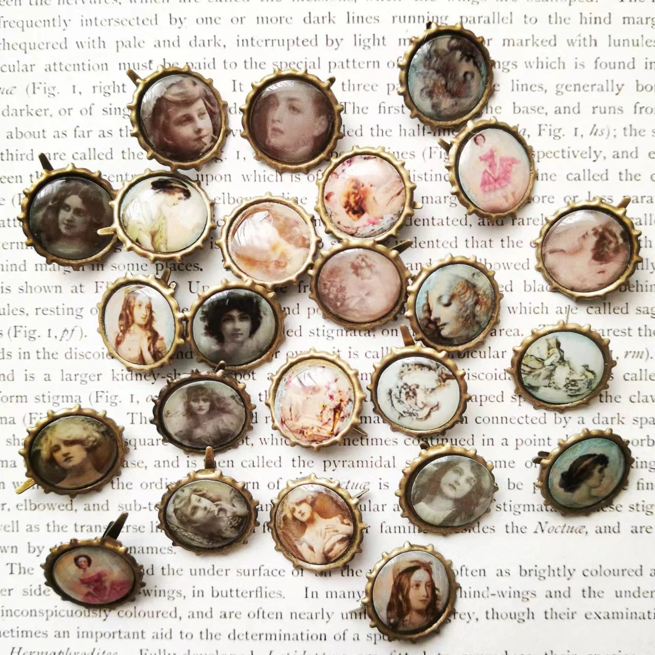 [MET004] 22-26pics Mixed Printing Metal Retro Brads for Scrapbooking Embellishment Decorative Beads Clothes Handmade Crafts