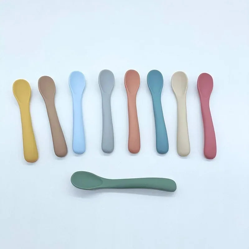 Silicone Baby Learn To Eat Spoon Small Curved Spoon Soft Rubber Feeding Silicone Cutlery Baby Training Spoon