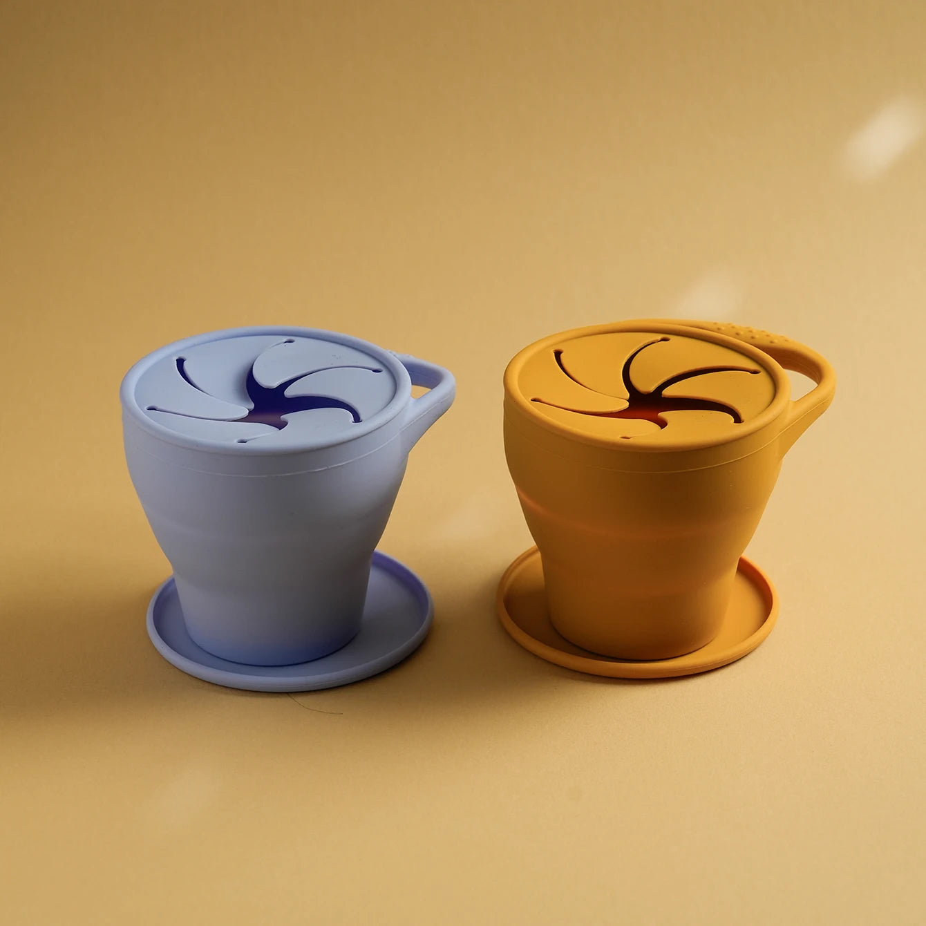 1Pcs Solid Colors Baby Snack Cup Collapsible Portable Food Storage Box Silicone Feeding Snacks Container With Lid Baby Stuff