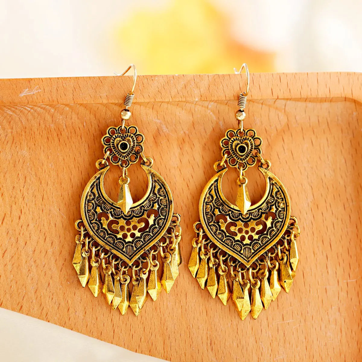 Ethnic Tibetan Silver Heart Shaped Flower Tassel Earrings Metal Alloy Pendant Jewelry Women's Vintage Bohemian Earrings