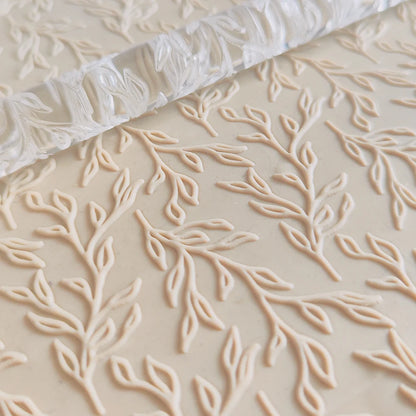 Decorating Holiday Cookies, Personalizing Clay Jewelry Artisan Pastry With Leaves Designs Rolling Pin