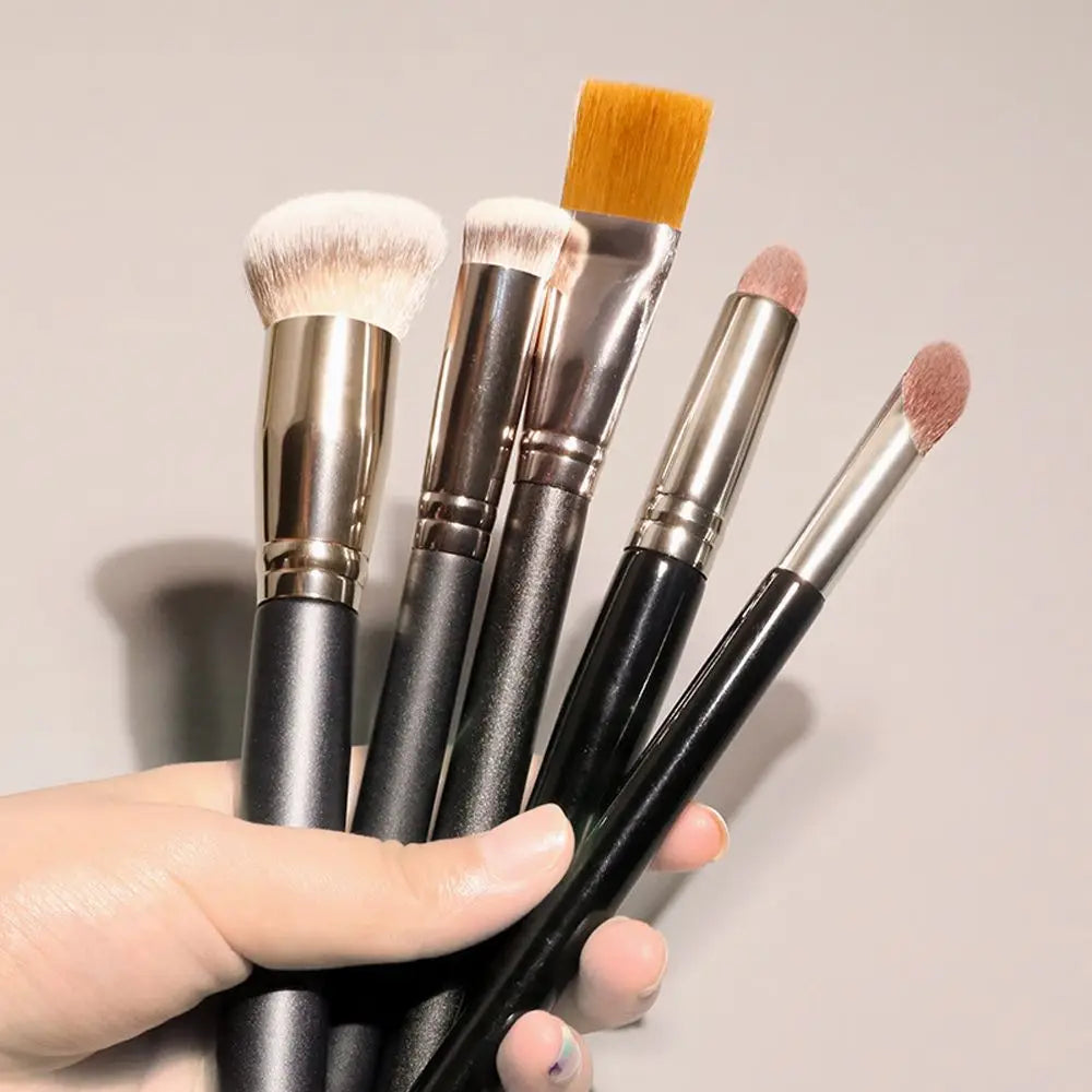 Large Beauty Tool Contour Brush Cosmetic Brush Eyeshadow Kabuki Brush Foundation Concealer Brush Face Brush Makeup Brush