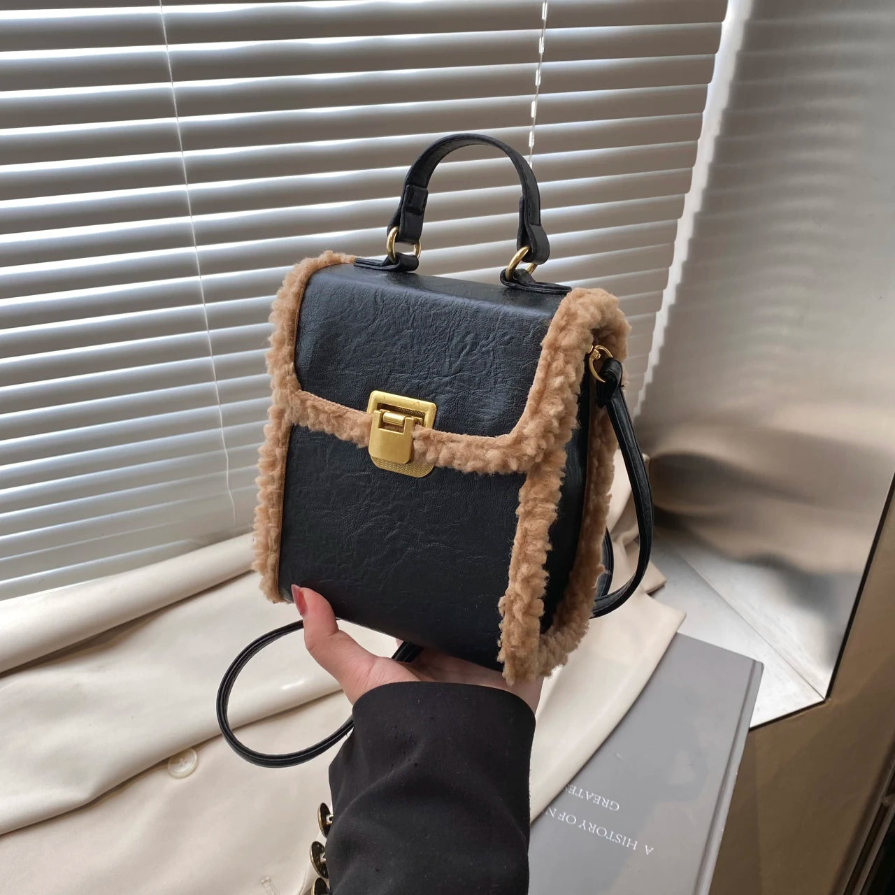 Fashion Small Totes Bag 2024 Trend PU Leather Shoulder Bags for Women Cute Short Handle Crossbody Phone Bag Luxury Fur Handbags