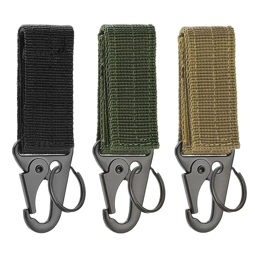 2pcs Tactical Hook Buckle, Mountaineering Hook Buckle Key Bag Accessories Hook Buckle Strap, Triangle Keychain for Outdoor Use