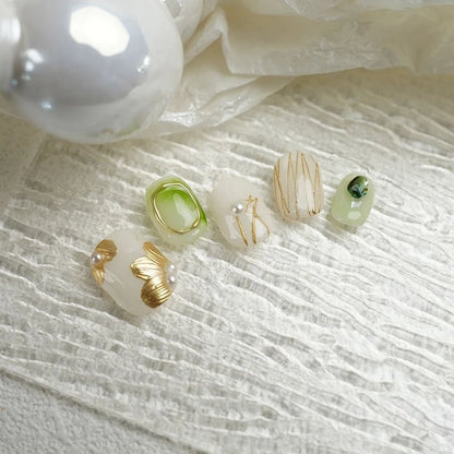 Handmade Fake Nails Press On Relief Daisy Design Short Round Head Press on Nails Reusable Artificial Manicure Gilded Finger Tips