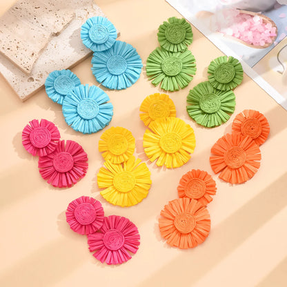 Bohemian A Pair of Bold Sunflower Hand-Woven Raffia Earrings in A Variety of Colors Suitable for Beach Vacation Balls