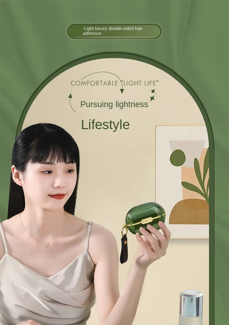 Mini Portable Lint Applicator Roller Can Be Torn To Replace Paper on The Body Stained Clothes Hair Removal Device